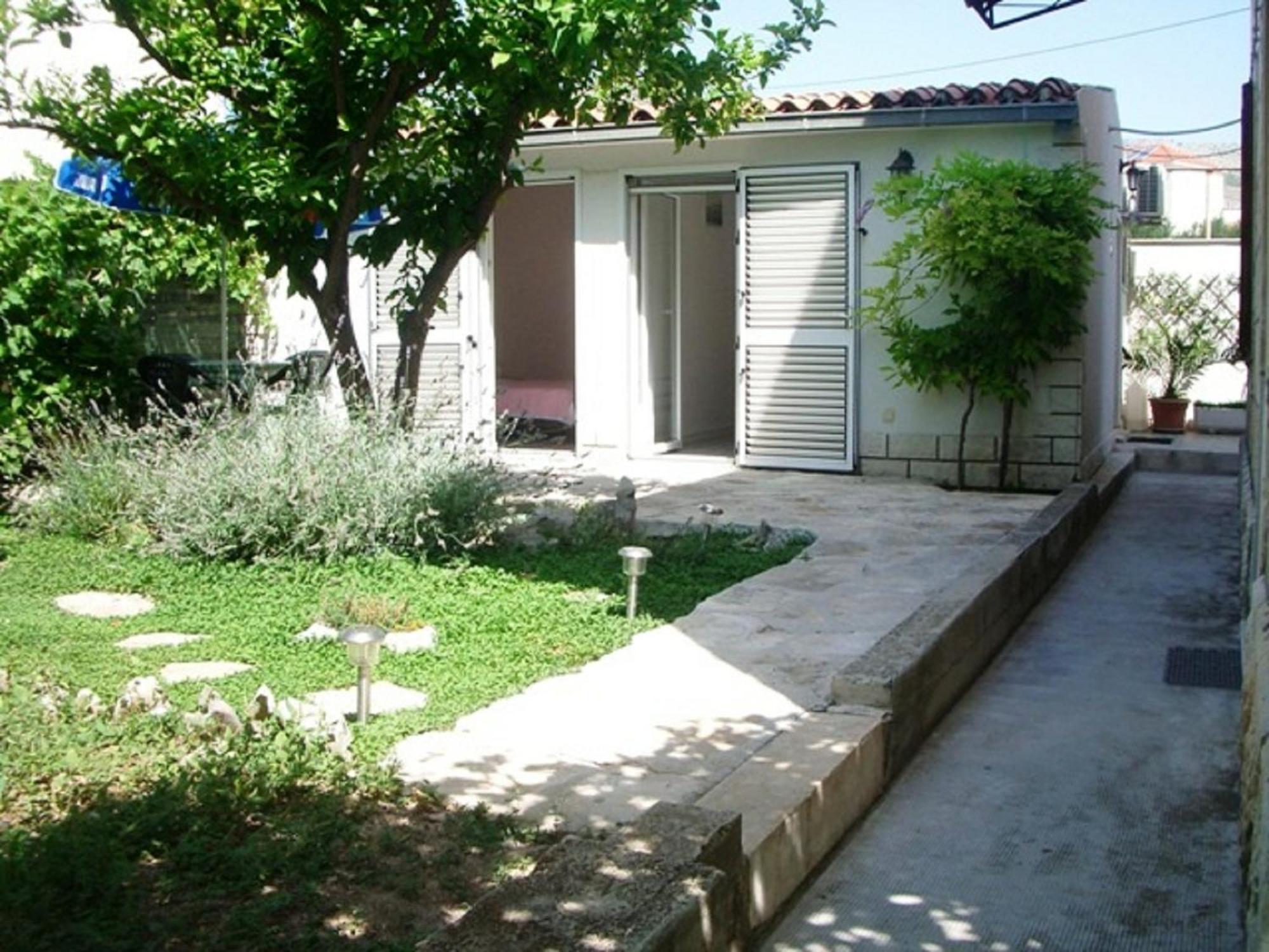 Apartments Gina Trogir Exterior photo