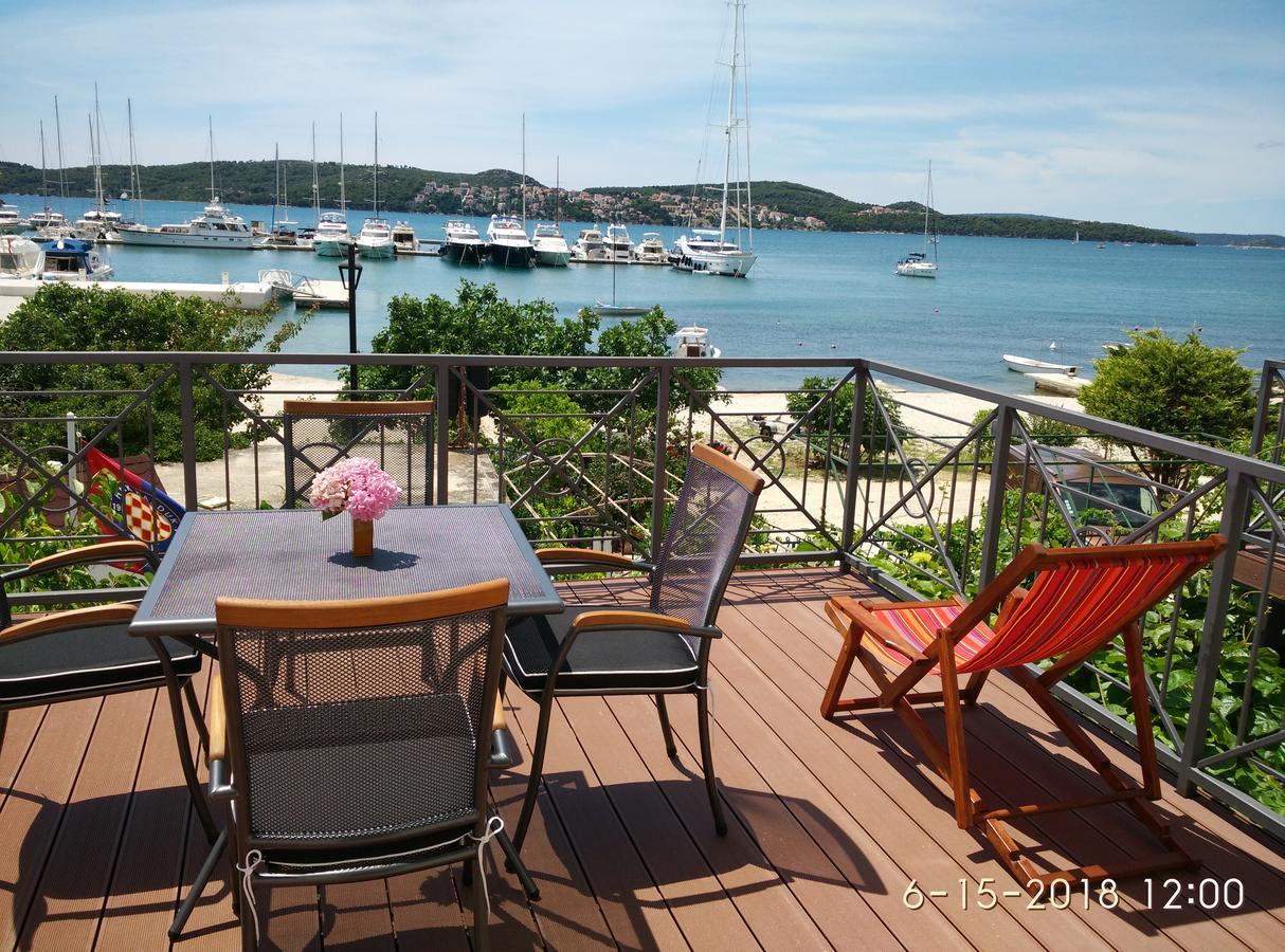 Apartments Gina Trogir Exterior photo