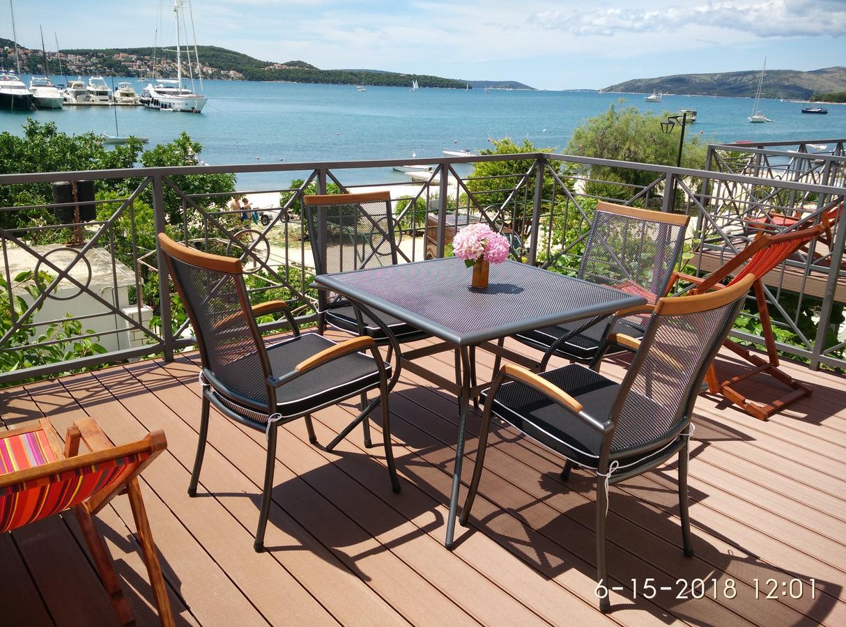 Apartments Gina Trogir Exterior photo