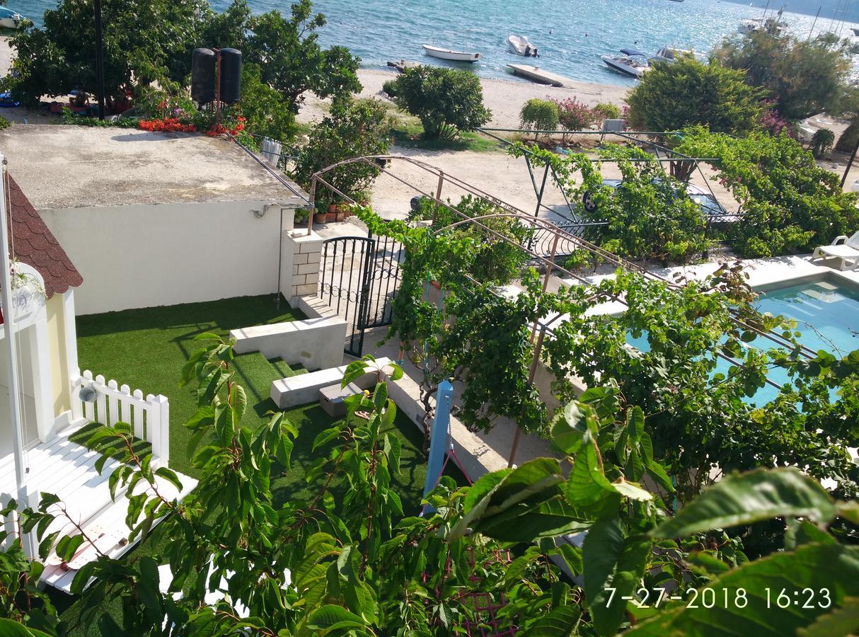 Apartments Gina Trogir Exterior photo