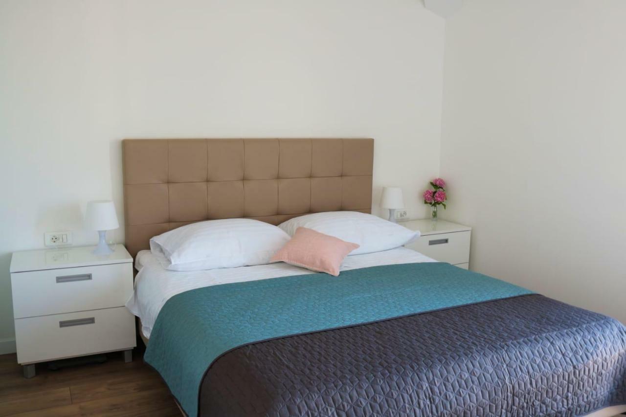 Apartments Gina Trogir Exterior photo
