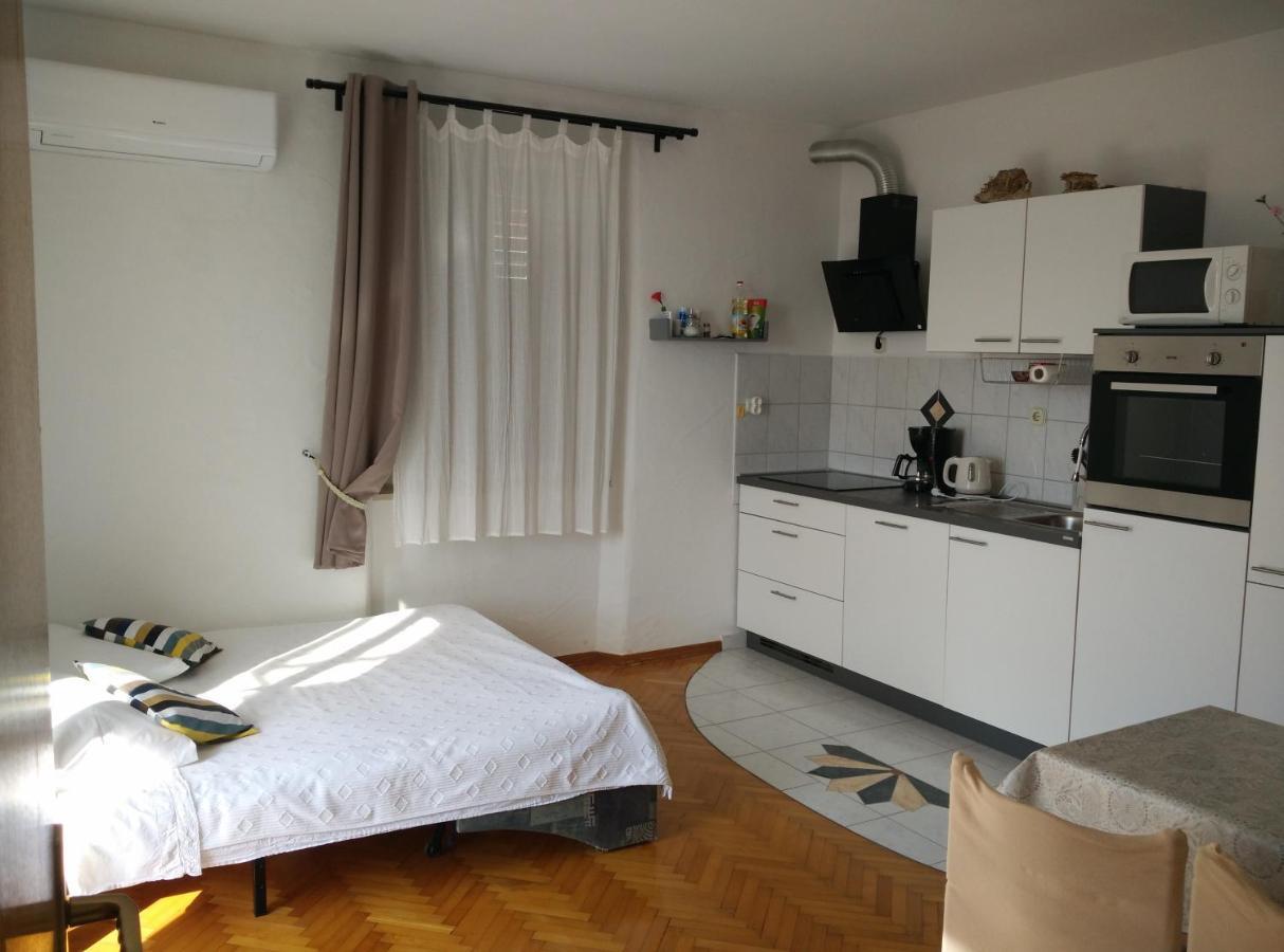Apartments Gina Trogir Exterior photo